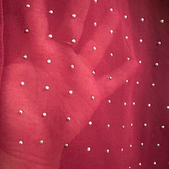 Beautiful blouse - Picture 2 of 3